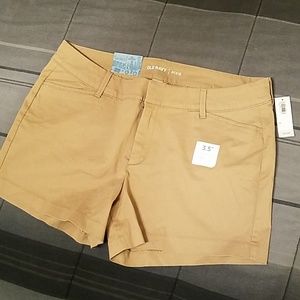 Never worn Old Navy khaki shorts